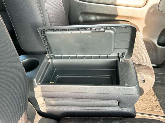 日産 セレナ ２．０ ハイウェイスター Ｓ－ＨＹＢＲＩＤ H25年 (九州・沖縄) 99