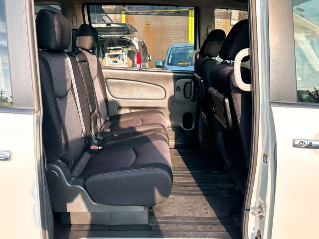 日産 セレナ ２．０ ハイウェイスター Ｓ－ＨＹＢＲＩＤ H25年 (九州・沖縄) 99