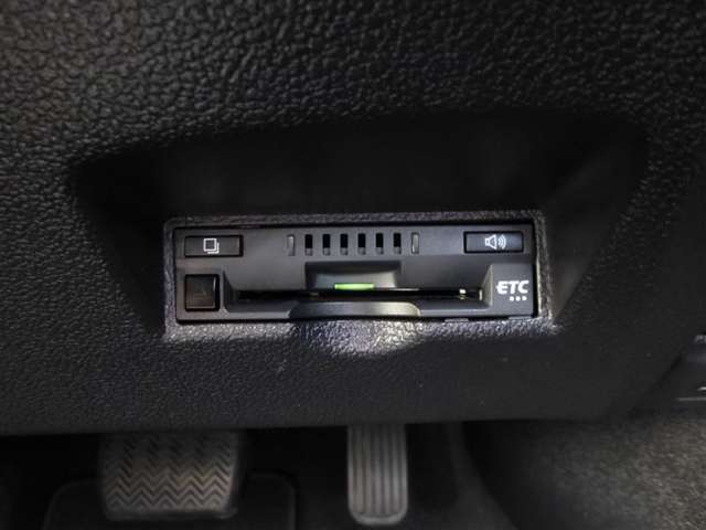 トヨタ プリウス １．８ Ｓ R4年 (東北) 99