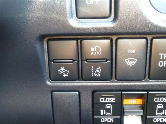 トヨタ ノア １．８ ハイブリッド ＳＩ ＷＸＢ H30年 (東北) 99