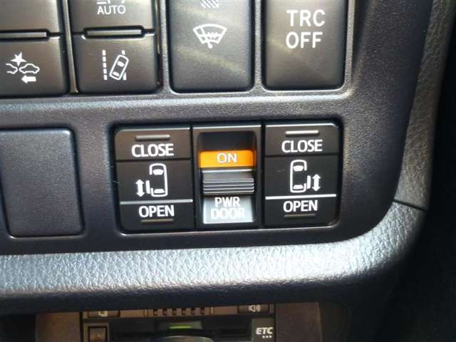 トヨタ ノア １．８ ハイブリッド ＳＩ ＷＸＢ H30年 (東北) 99