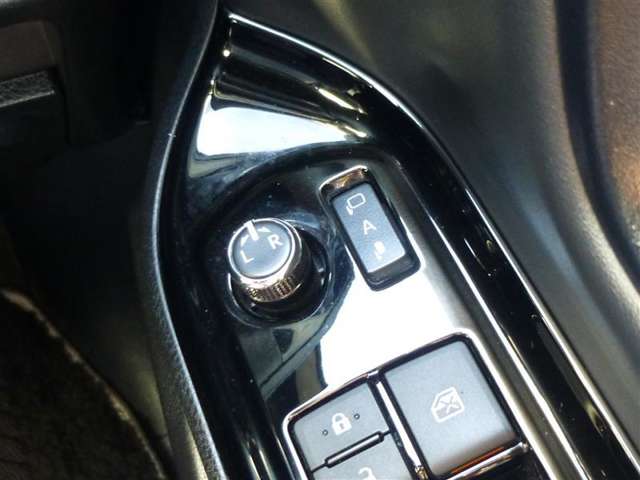 トヨタ ノア １．８ ハイブリッド ＳＩ ＷＸＢ H30年 (東北) 99