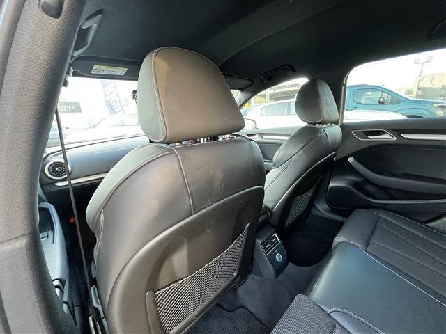 アウディ Ａ３　スポーツバック ４０ ＴＦＳＩ クワトロ スポーツ Ｓラインパッケージ ４ＷＤ R1年 (東北) 99