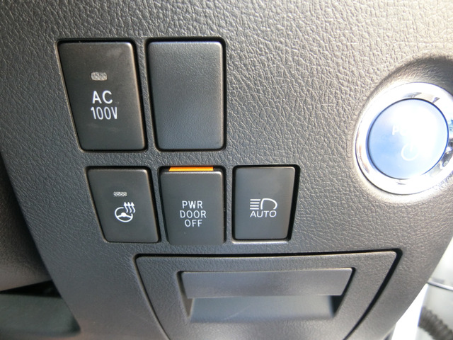 トヨタ アルファード　ハイブリッド ハイブリッド ２．５ ＳＲ Ｃパッケージ Ｅ－ＦＯＵＲ ４ＷＤ R2年 (中国) 99