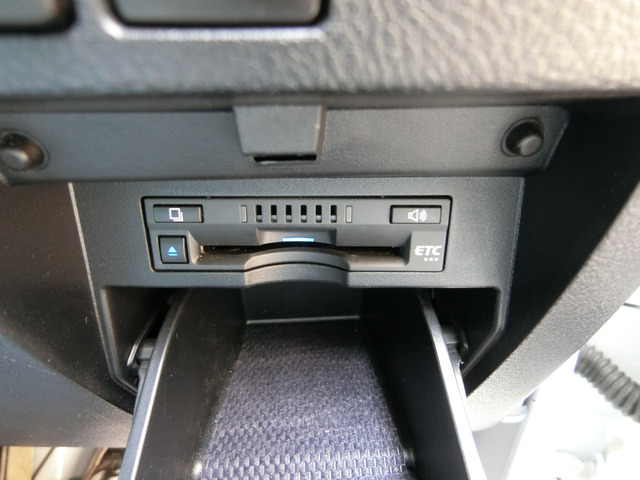 トヨタ アルファード　ハイブリッド ハイブリッド ２．５ ＳＲ Ｃパッケージ Ｅ－ＦＯＵＲ ４ＷＤ R2年 (中国) 99