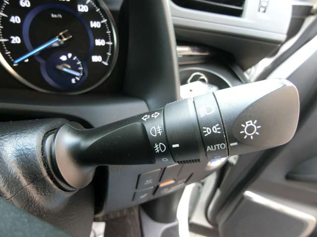 トヨタ アルファード　ハイブリッド ハイブリッド ２．５ ＳＲ Ｃパッケージ Ｅ－ＦＯＵＲ ４ＷＤ R2年 (中国) 99