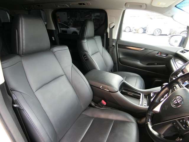 トヨタ アルファード　ハイブリッド ハイブリッド ２．５ ＳＲ Ｃパッケージ Ｅ－ＦＯＵＲ ４ＷＤ R2年 (中国) 99