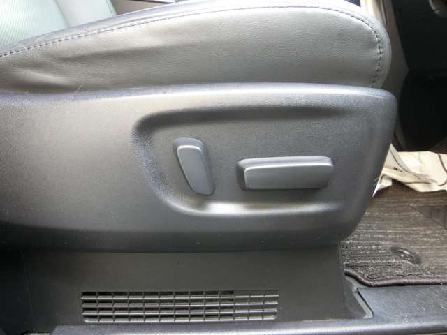 トヨタ アルファード　ハイブリッド ハイブリッド ２．５ ＳＲ Ｃパッケージ Ｅ－ＦＯＵＲ ４ＷＤ R2年 (中国) 99