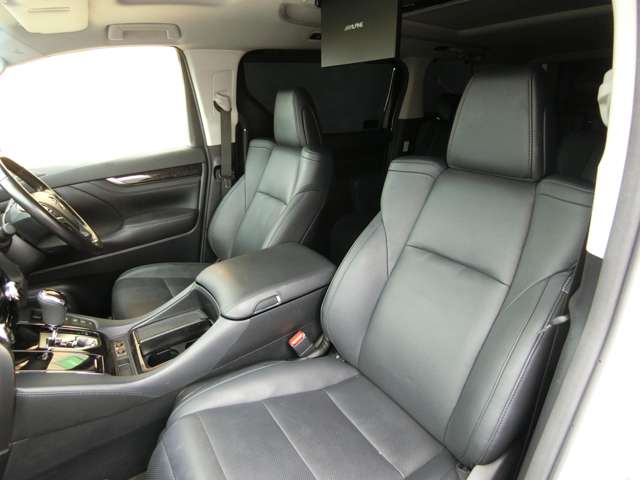 トヨタ アルファード　ハイブリッド ハイブリッド ２．５ ＳＲ Ｃパッケージ Ｅ－ＦＯＵＲ ４ＷＤ R2年 (中国) 99