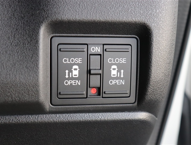 ホンダ Ｎ　ＢＯＸ カスタム ６６０ ターボ R5年 (関東) 99