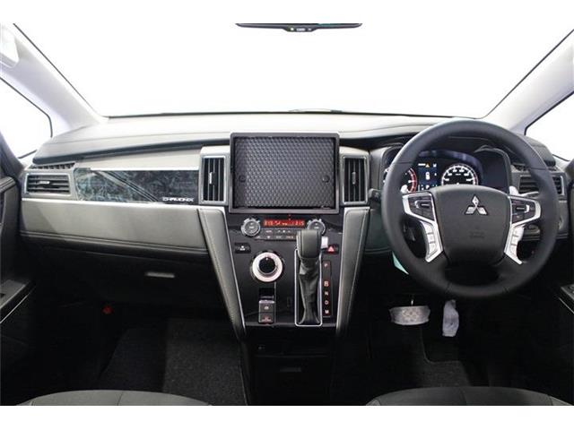 三菱 デリカ　Ｄ：５ ２．２ シャモニー 電動サイドステップ装着車 ディーゼルターボ ４ＷＤ R7年 (北海道) 99