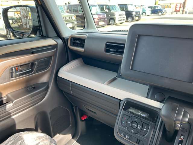 スズキ スペーシア ６６０ ハイブリッド Ｇ ４ＷＤ R6年 () 99