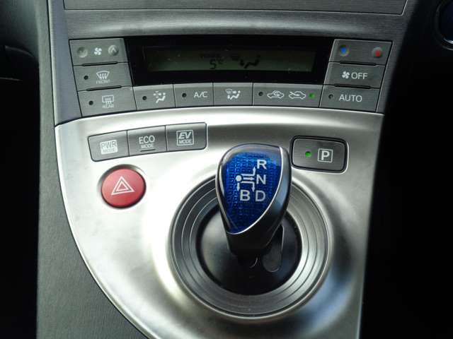 トヨタ プリウス １．８ Ｓ マイコーデ H25年 (中国) 99