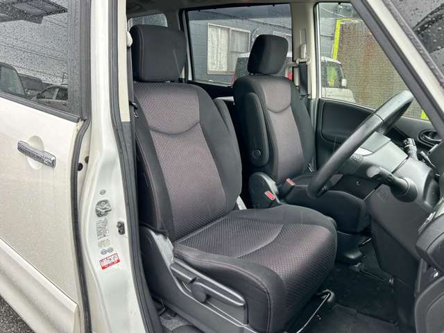 日産 セレナ ２．０ ハイウェイスター Ｓ－ＨＹＢＲＩＤ H24年 (九州・沖縄) 99