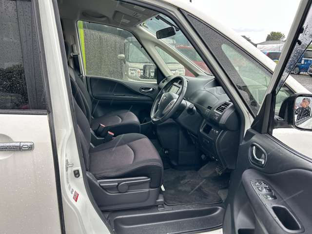 日産 セレナ ２．０ ハイウェイスター Ｓ－ＨＹＢＲＩＤ H24年 (九州・沖縄) 99