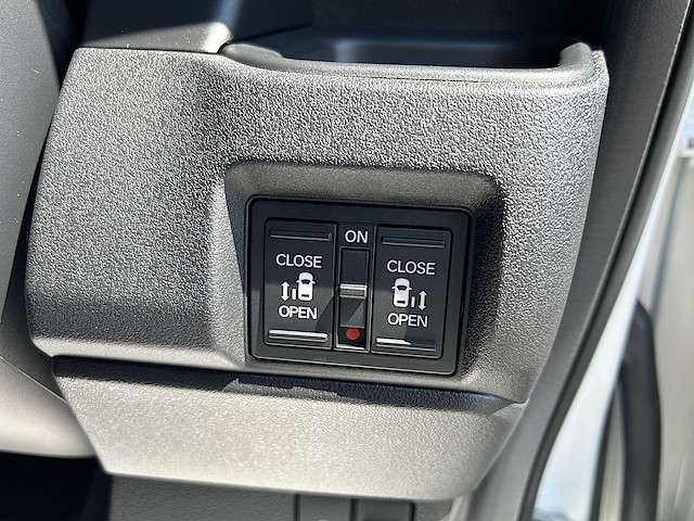 ホンダ Ｎ　ＢＯＸ カスタム ６６０ ターボ R7年 () 99