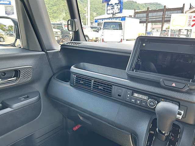 ホンダ Ｎ　ＢＯＸ カスタム ６６０ ターボ R7年 () 99