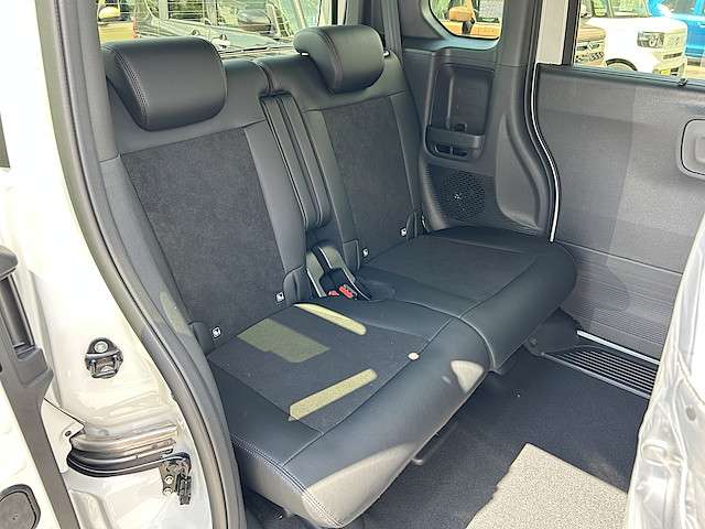 ホンダ Ｎ　ＢＯＸ カスタム ６６０ ターボ R7年 () 99