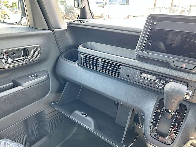 ホンダ Ｎ　ＢＯＸ カスタム ６６０ ターボ R7年 () 99