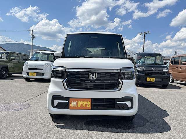 ホンダ Ｎ　ＢＯＸ カスタム ６６０ ターボ R7年 () 99