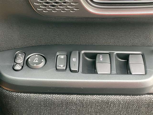 ホンダ Ｎ　ＢＯＸ カスタム ６６０ R7年 (近畿) 99