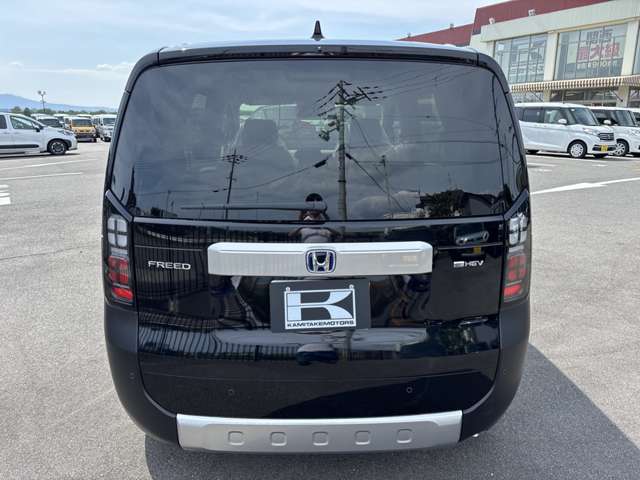 ホンダ フリード　ハイブリッド １．５ Ｅ：ＨＥＶ クロスター R7年 (近畿) 99
