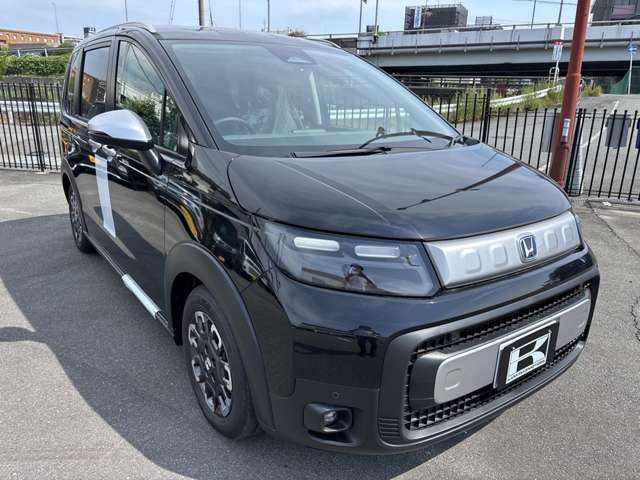 ホンダ フリード　ハイブリッド １．５ Ｅ：ＨＥＶ クロスター R7年 (近畿) 99
