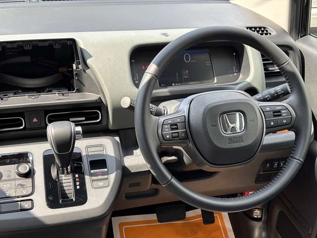 ホンダ フリード　ハイブリッド １．５ Ｅ：ＨＥＶ クロスター R7年 (近畿) 99