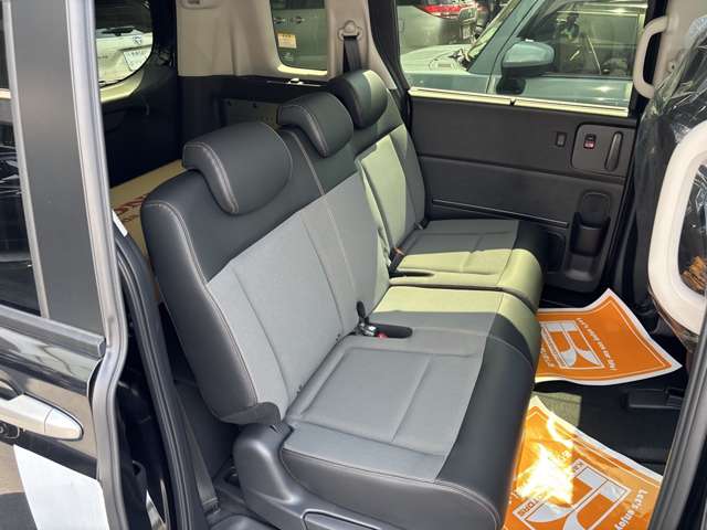 ホンダ フリード　ハイブリッド １．５ Ｅ：ＨＥＶ クロスター R7年 (近畿) 99