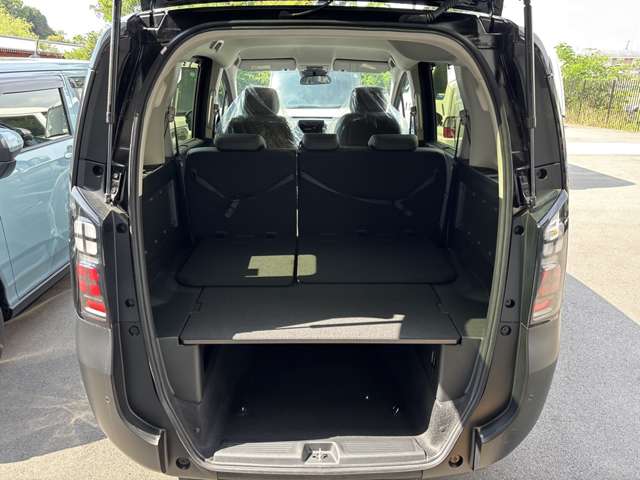 ホンダ フリード　ハイブリッド １．５ Ｅ：ＨＥＶ クロスター R7年 (近畿) 99