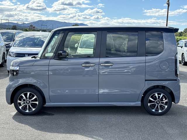 ホンダ Ｎ　ＢＯＸ カスタム ６６０ コーディネートスタイル ２トーン R7年 (近畿) 99