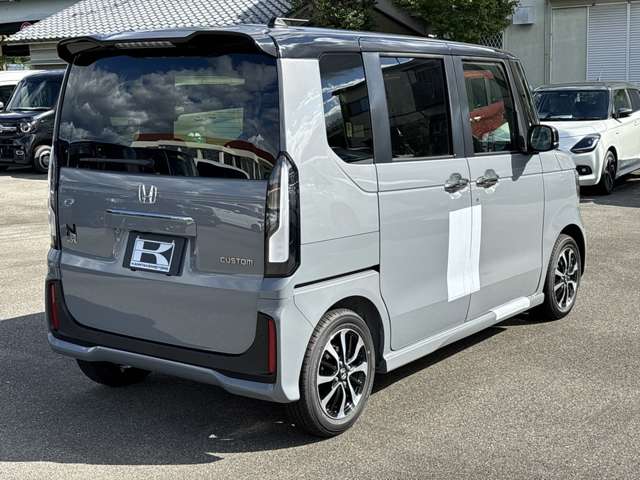 ホンダ Ｎ　ＢＯＸ カスタム ６６０ コーディネートスタイル ２トーン R7年 (近畿) 99