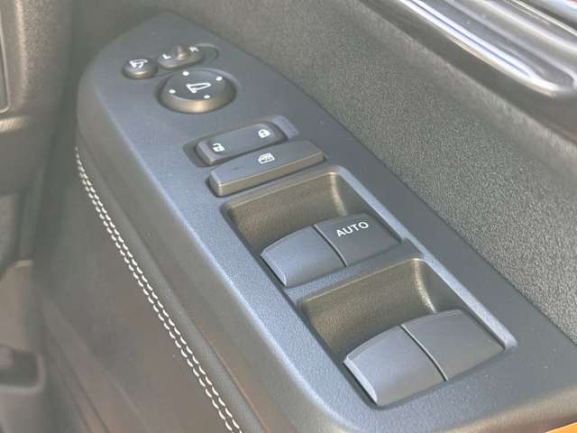 ホンダ Ｎ　ＢＯＸ カスタム ６６０ コーディネートスタイル ２トーン R7年 (近畿) 99