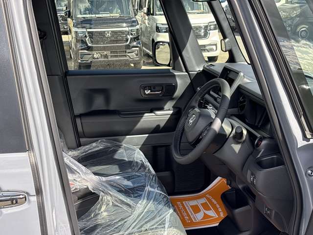 ホンダ Ｎ　ＢＯＸ カスタム ６６０ コーディネートスタイル ２トーン R7年 (近畿) 99