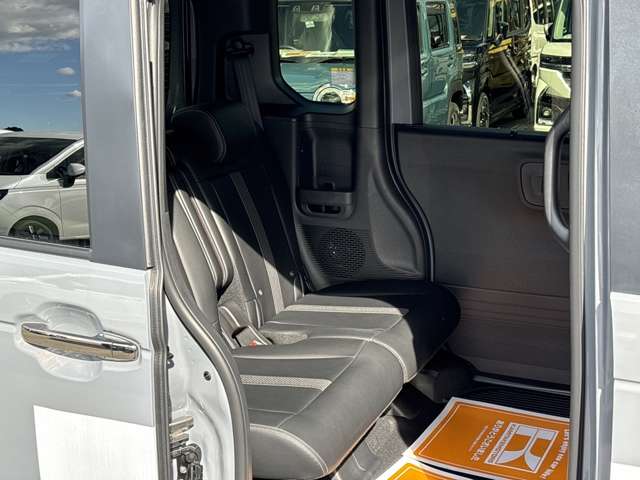 ホンダ Ｎ　ＢＯＸ カスタム ６６０ コーディネートスタイル ２トーン R7年 (近畿) 99