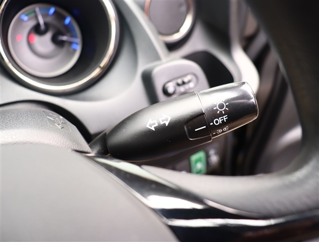 ホンダ フィット　シャトル　ハイブリッド １．３ H24年 (関東) 99