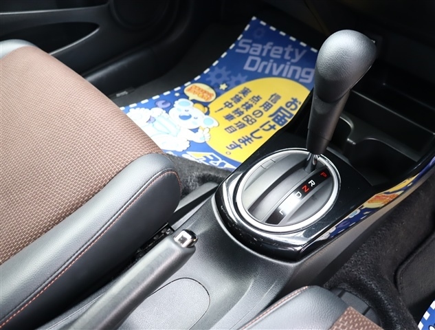 ホンダ フィット　シャトル　ハイブリッド １．３ H24年 (関東) 99