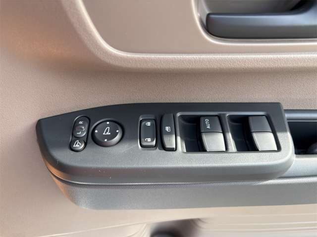 ホンダ Ｎ　ＢＯＸ ジョイ ６６０ ２トーン R6年 (近畿) 99