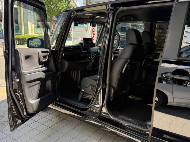 ホンダ Ｎ　ＢＯＸ カスタム ６６０ Ｌ ターボ スタイルプラス ブラック R4年 (近畿) 99