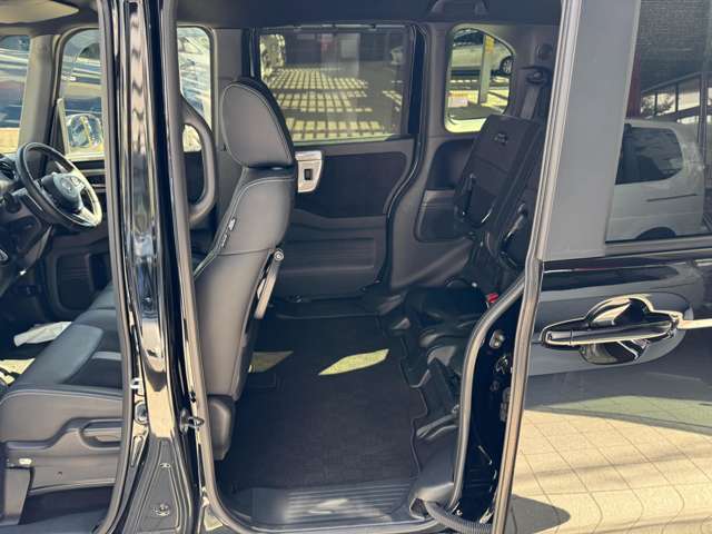 ホンダ Ｎ　ＢＯＸ カスタム ６６０ Ｌ ターボ スタイルプラス ブラック R4年 (近畿) 99