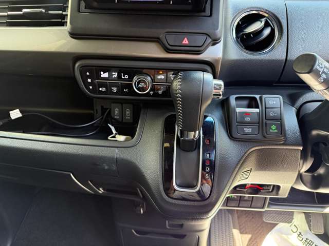 ホンダ Ｎ　ＢＯＸ カスタム ６６０ Ｌ ターボ スタイルプラス ブラック R4年 (近畿) 99