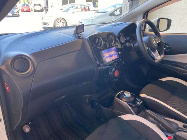 日産 ノート １．２ Ｅ－ＰＯＷＥＲ Ｘ H29年 (九州・沖縄) 99