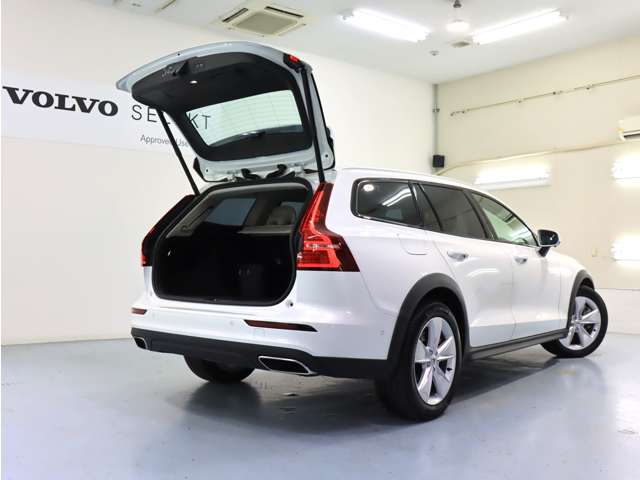 ボルボ Ｖ６０クロスカントリー Ｂ５ ＡＷＤ ４ＷＤ R3年 (近畿) 99