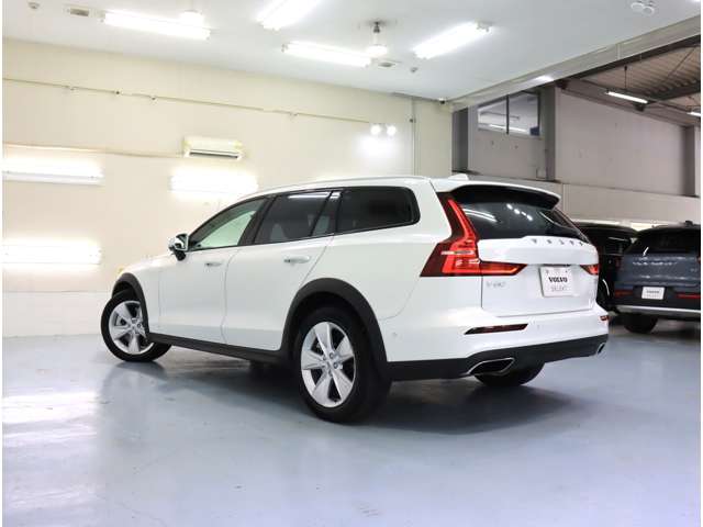 ボルボ Ｖ６０クロスカントリー Ｂ５ ＡＷＤ ４ＷＤ R3年 (近畿) 99