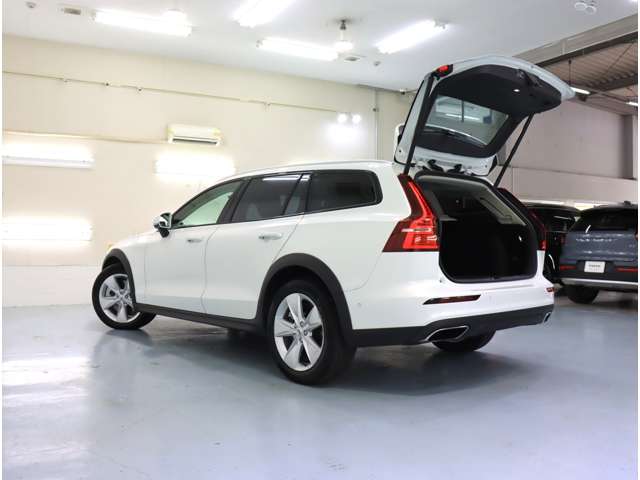 ボルボ Ｖ６０クロスカントリー Ｂ５ ＡＷＤ ４ＷＤ R3年 (近畿) 99