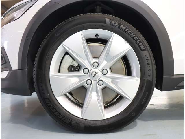 ボルボ Ｖ６０クロスカントリー Ｂ５ ＡＷＤ ４ＷＤ R3年 (近畿) 99