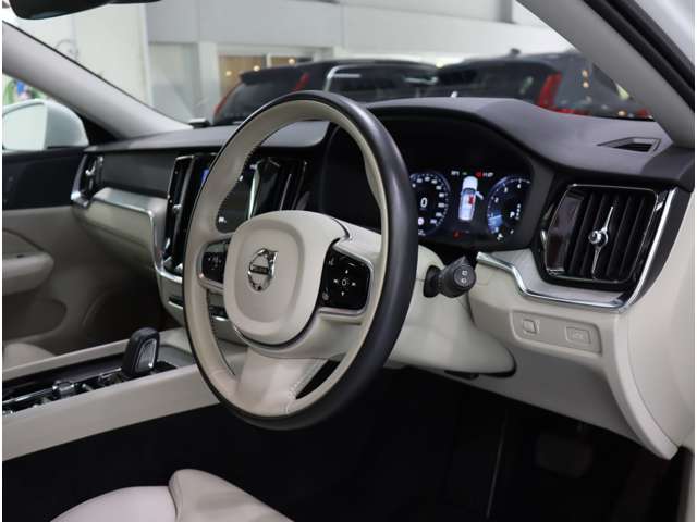 ボルボ Ｖ６０クロスカントリー Ｂ５ ＡＷＤ ４ＷＤ R3年 (近畿) 99