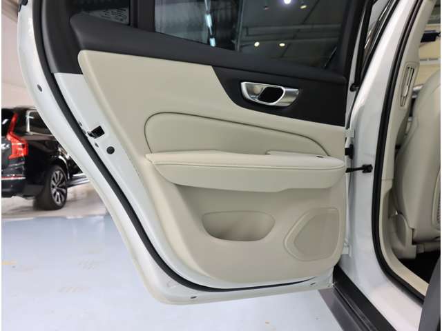 ボルボ Ｖ６０クロスカントリー Ｂ５ ＡＷＤ ４ＷＤ R3年 (近畿) 99