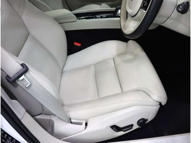 ボルボ Ｖ６０クロスカントリー Ｂ５ ＡＷＤ ４ＷＤ R3年 (近畿) 99