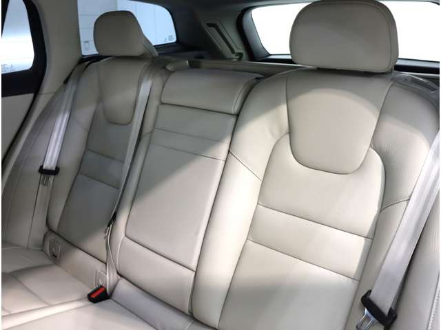 ボルボ Ｖ６０クロスカントリー Ｂ５ ＡＷＤ ４ＷＤ R3年 (近畿) 99